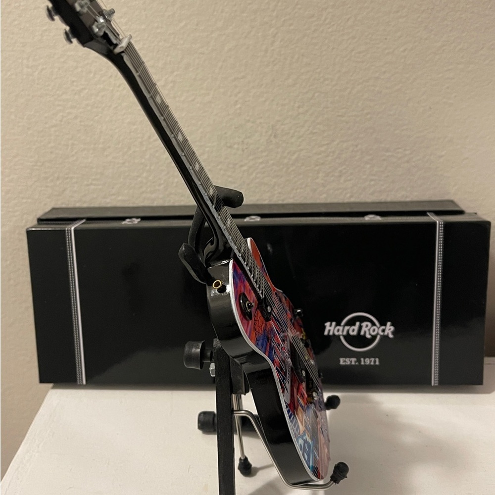 Hard Rock Atlantic City Miniature Guitar - Picture 7 of 11